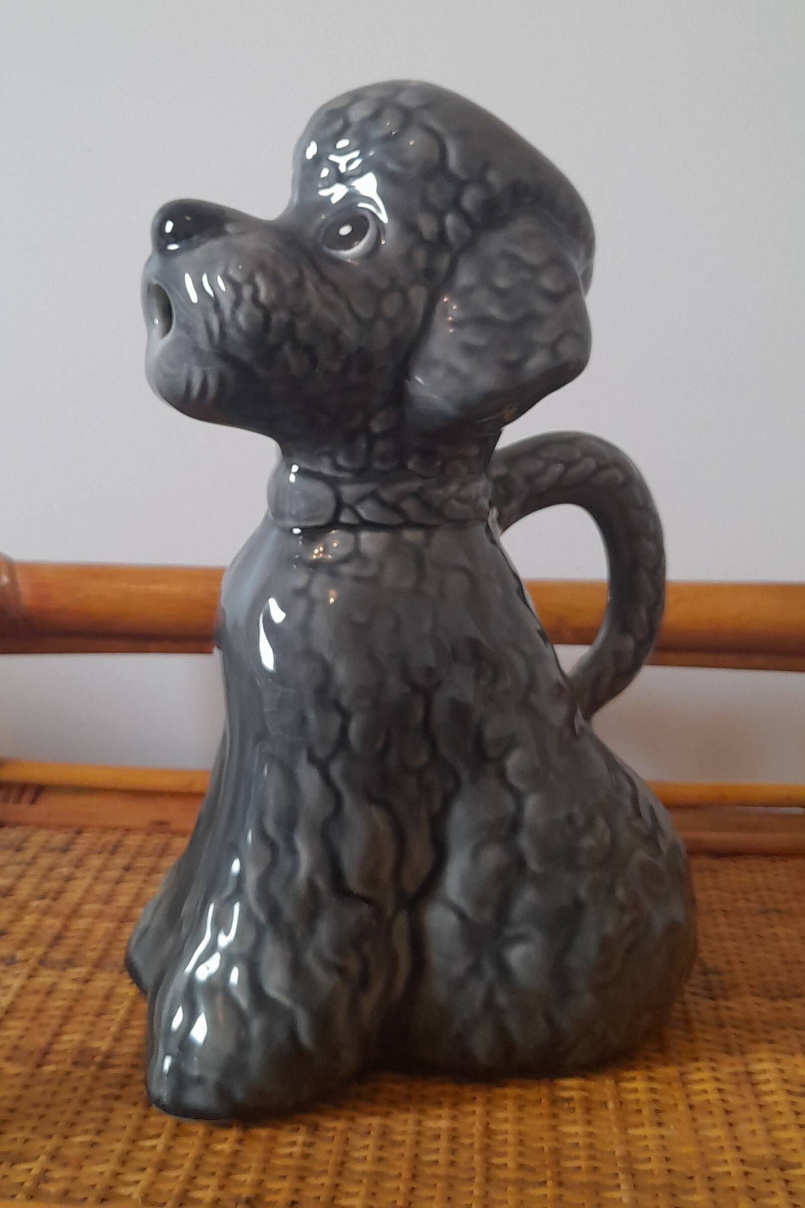 Slip decanter "dog"
