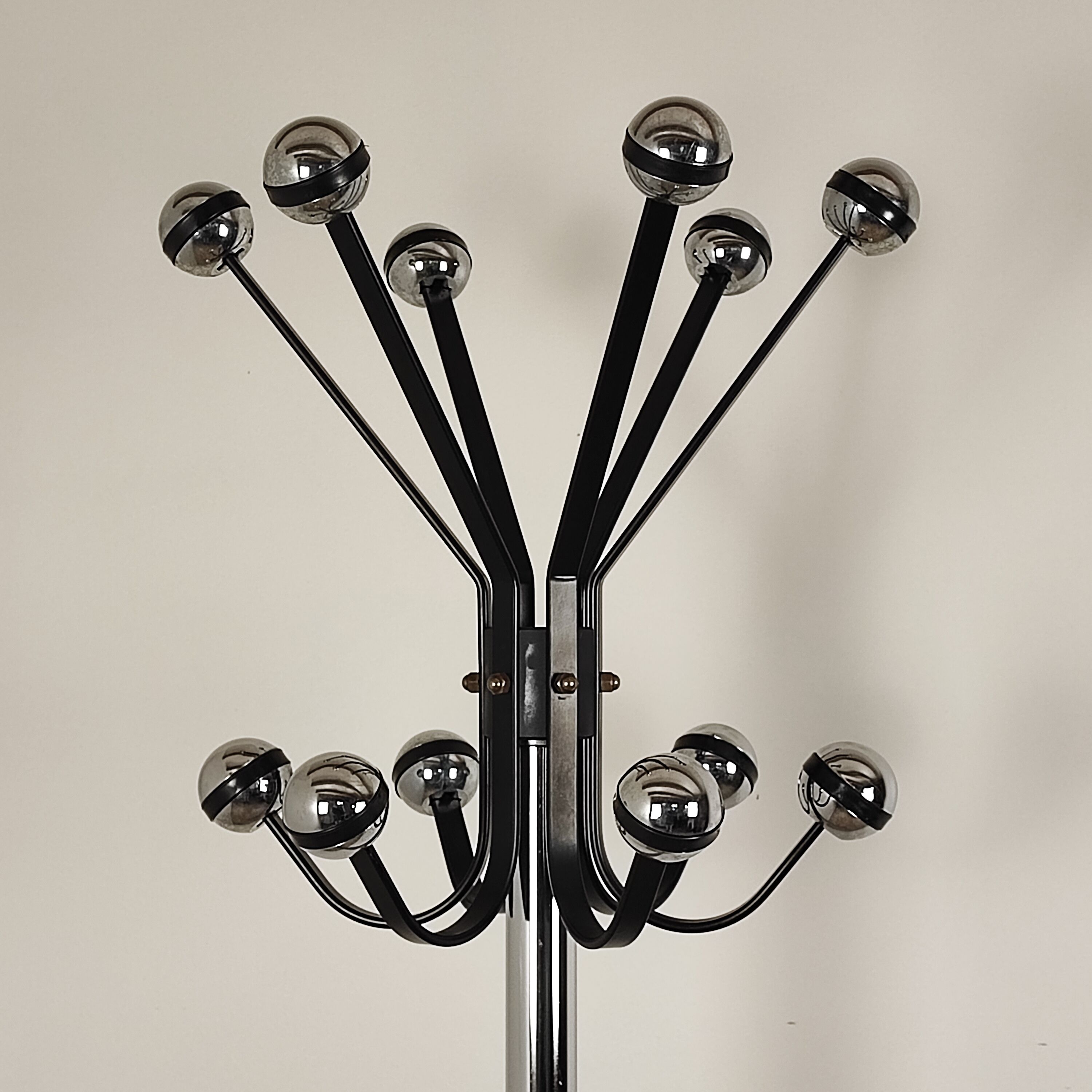 Chrome coat rack 70s