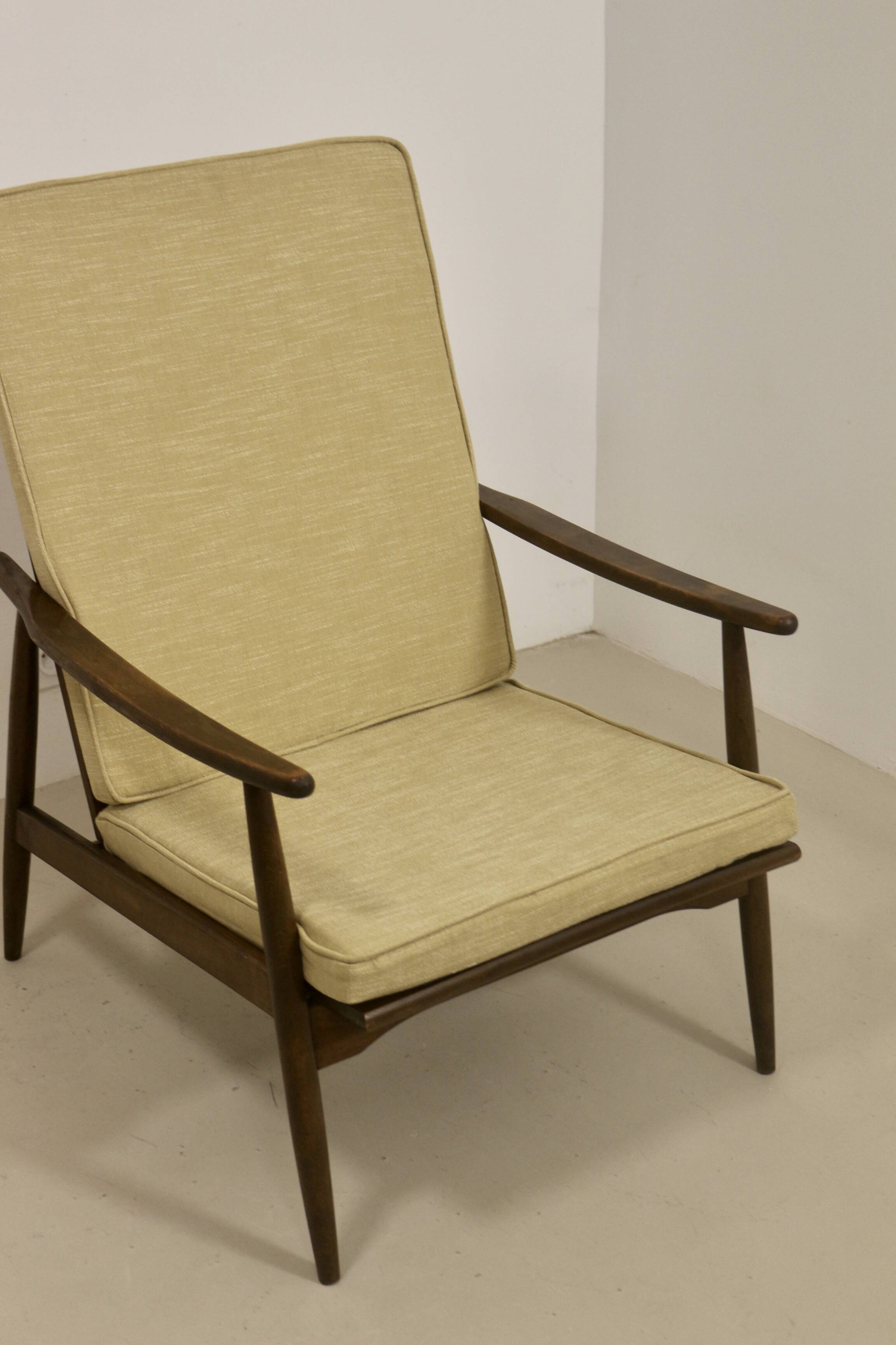 Scandinavian armchair 1960 curved armrests.