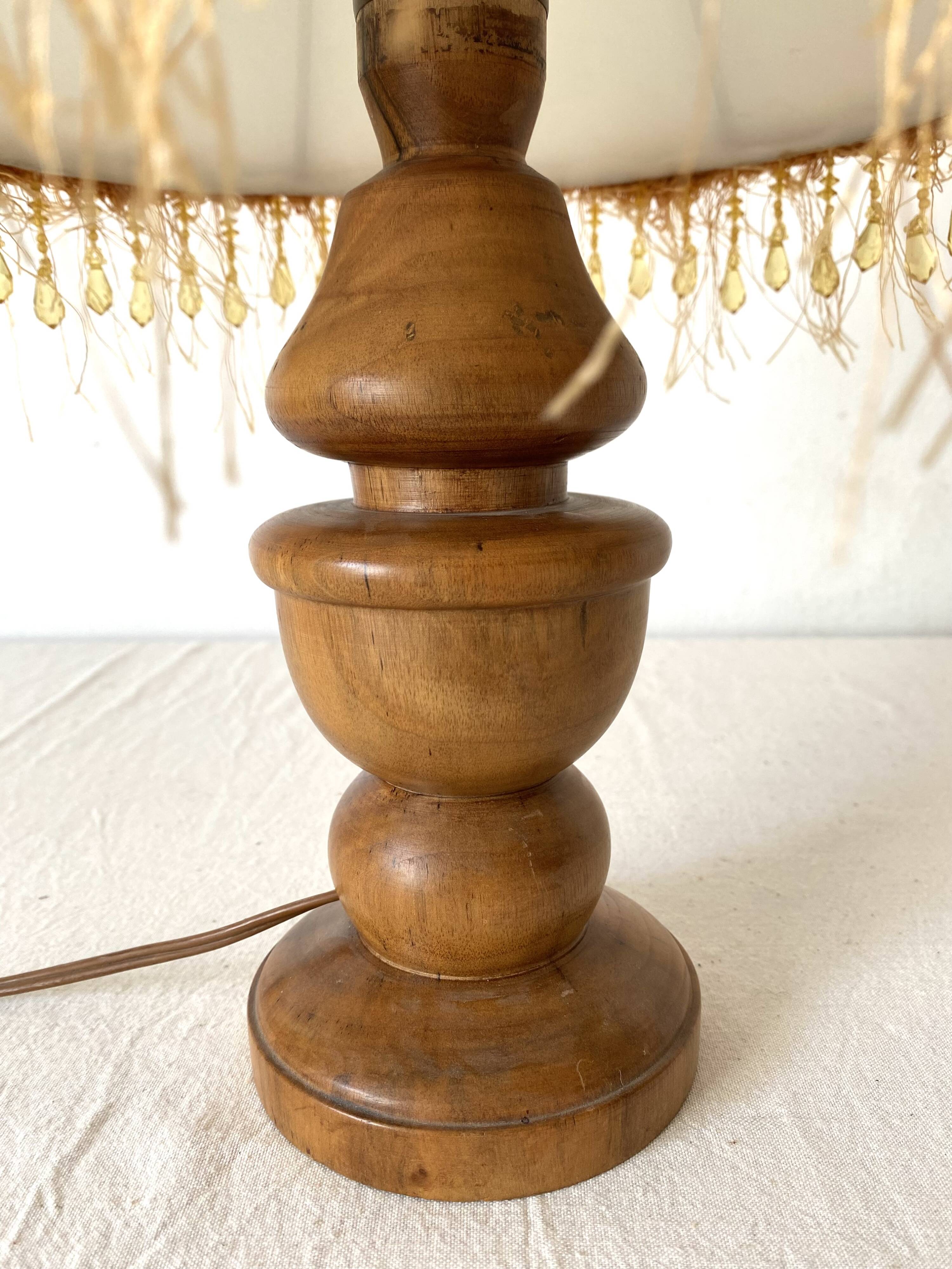 Retro wood and pearl lamp