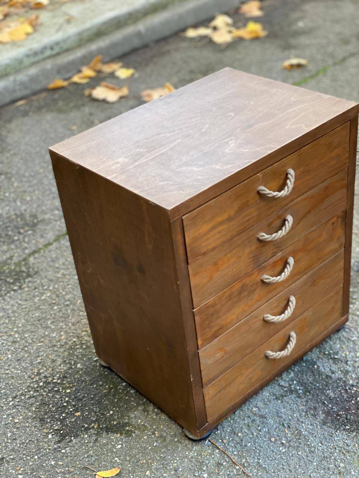 Scandinavian 5-drawer chest in solid pine with rope