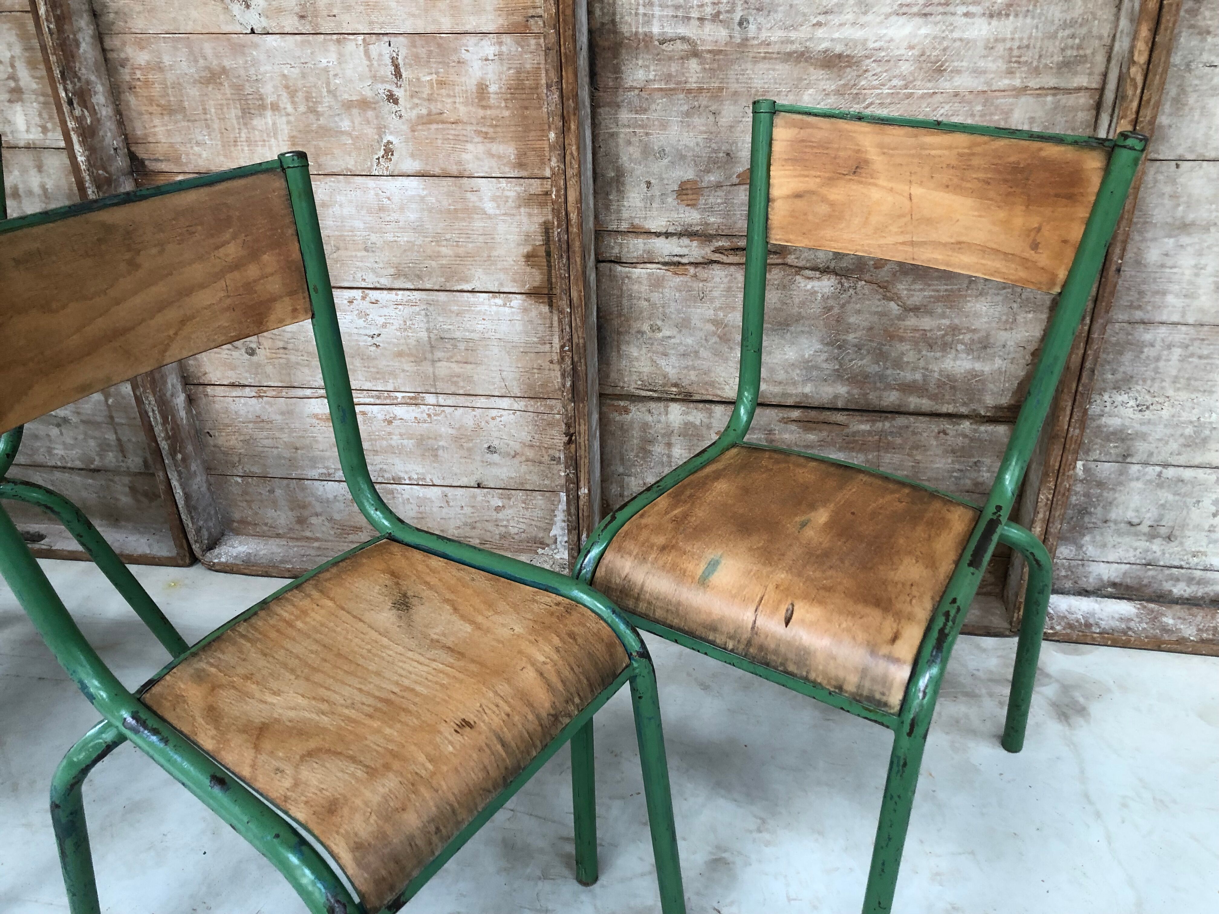 Chaises d'école