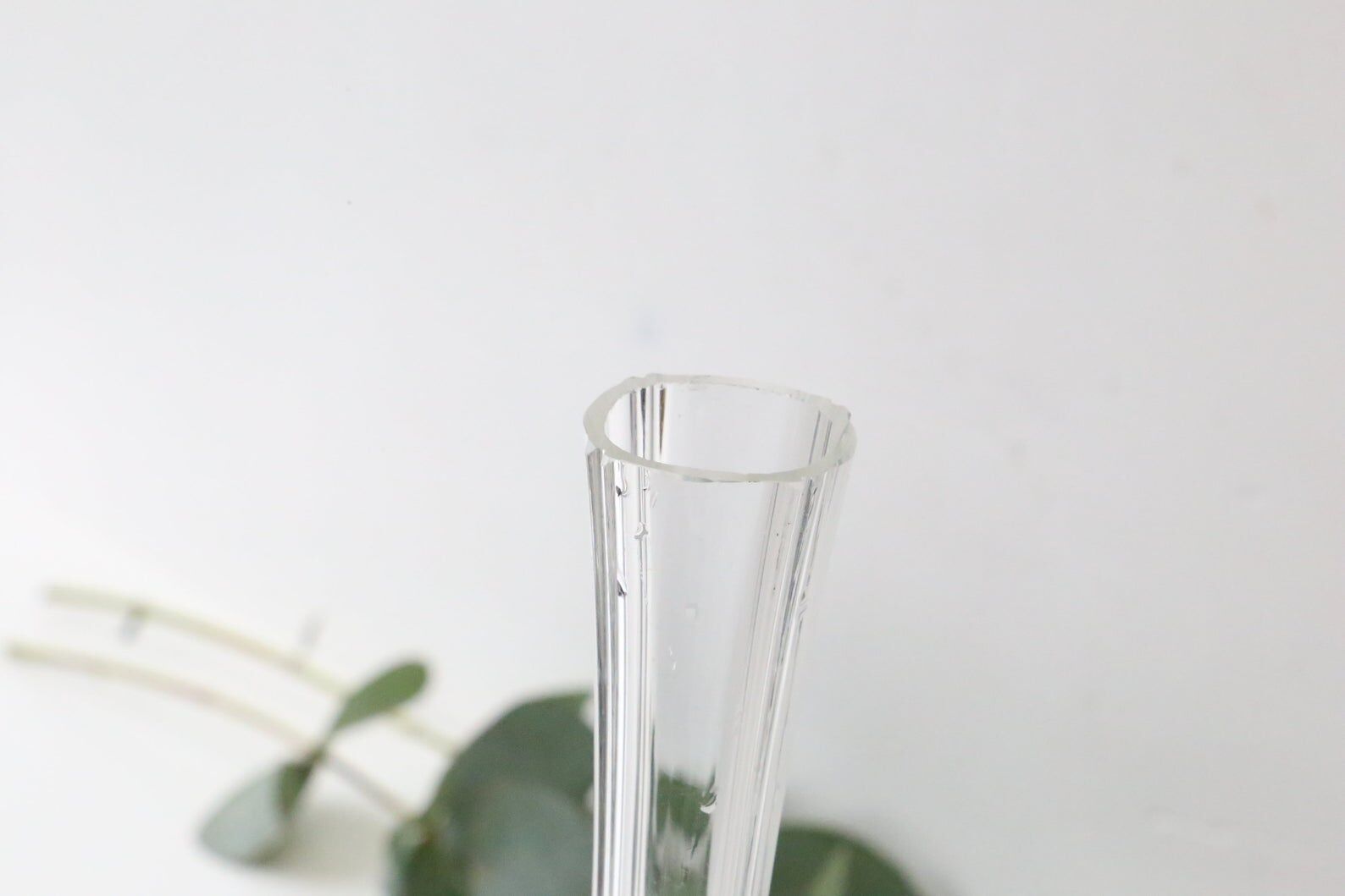 Transparent glass soliflore