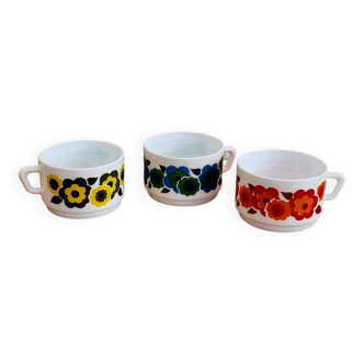 Set of 3 Arcopal Lotus model cups