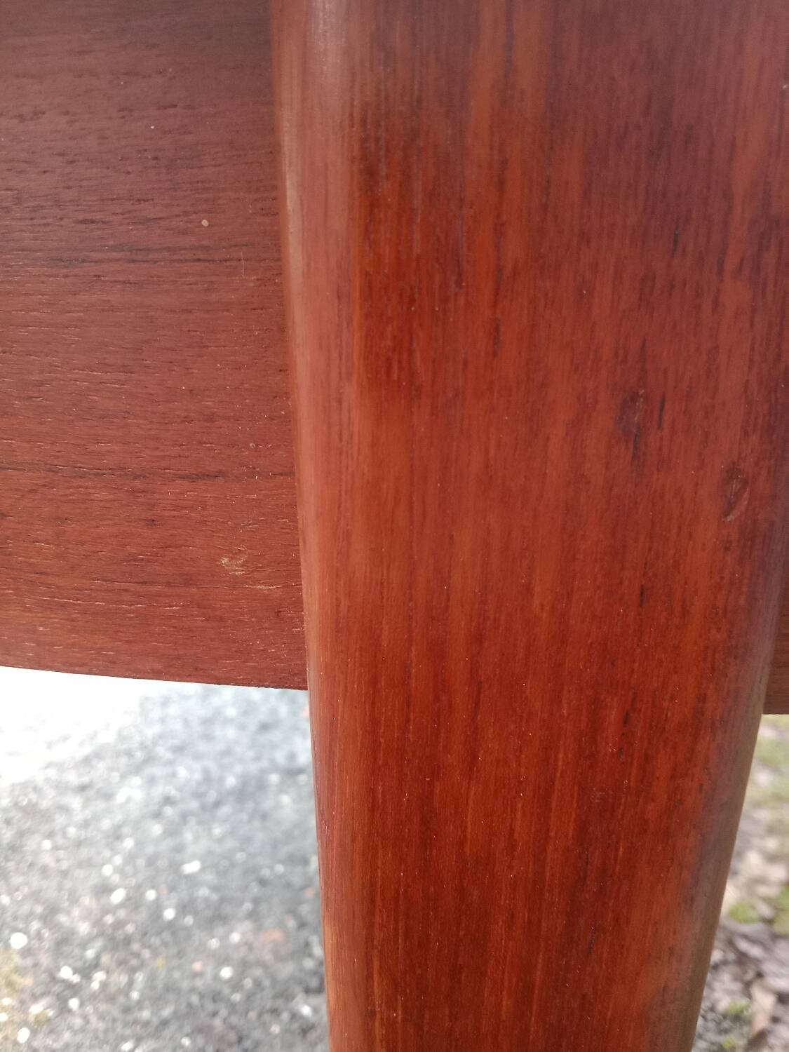 Extendable Scandinavian table