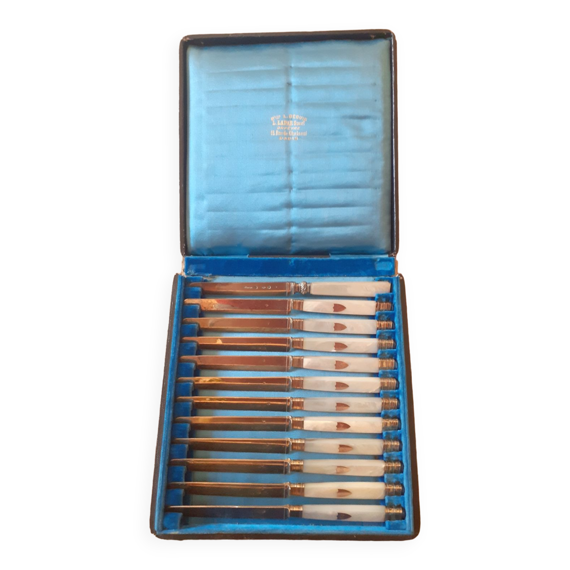 Pearly fruit knives and vermeil