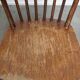 Ensemble de 8 chaises Windsor vintage en bois à dossier fuseau des années 1970