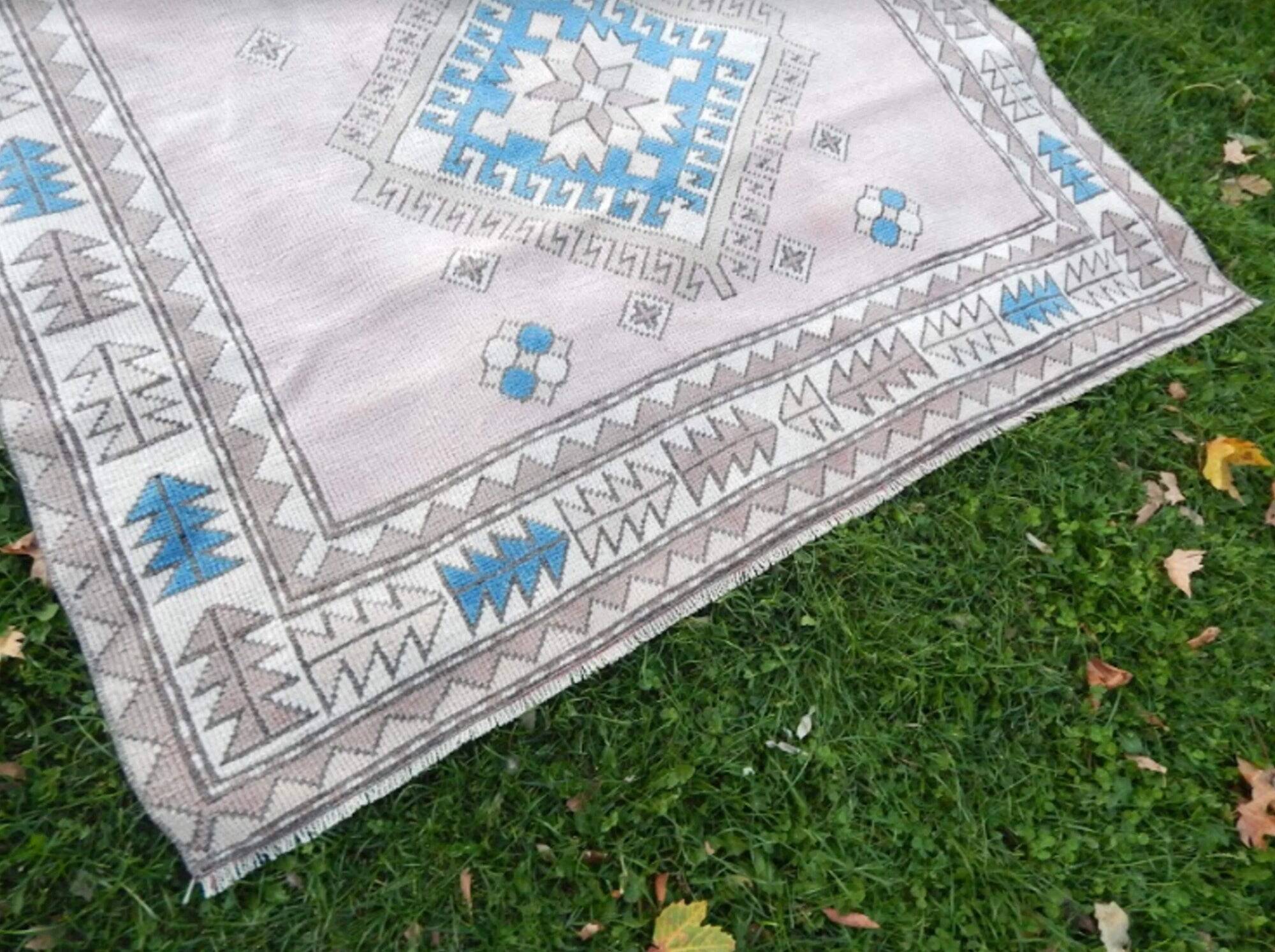 Vintage Turkish Oushak rug 155x190 cm