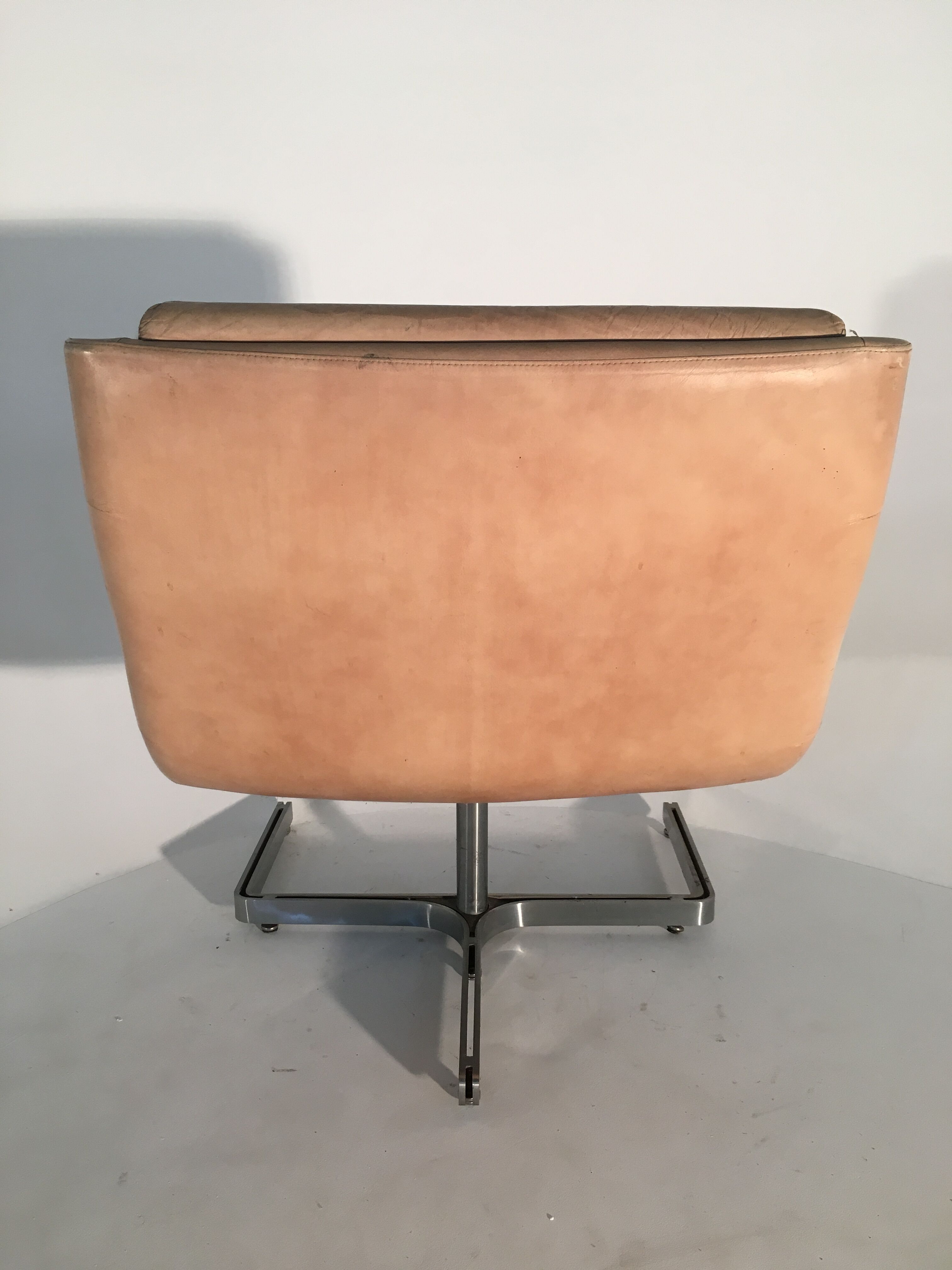 Pair of armchairs Raphael Raffel, skai and aluminum