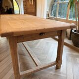 Solid oak farmhouse table with 2 drawers