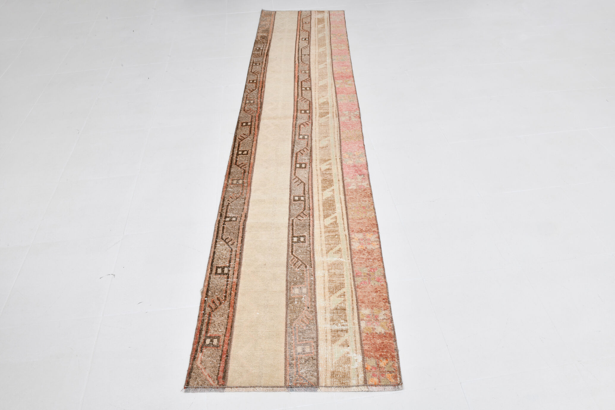 2x10 classic vintage runner rug.71x312cm