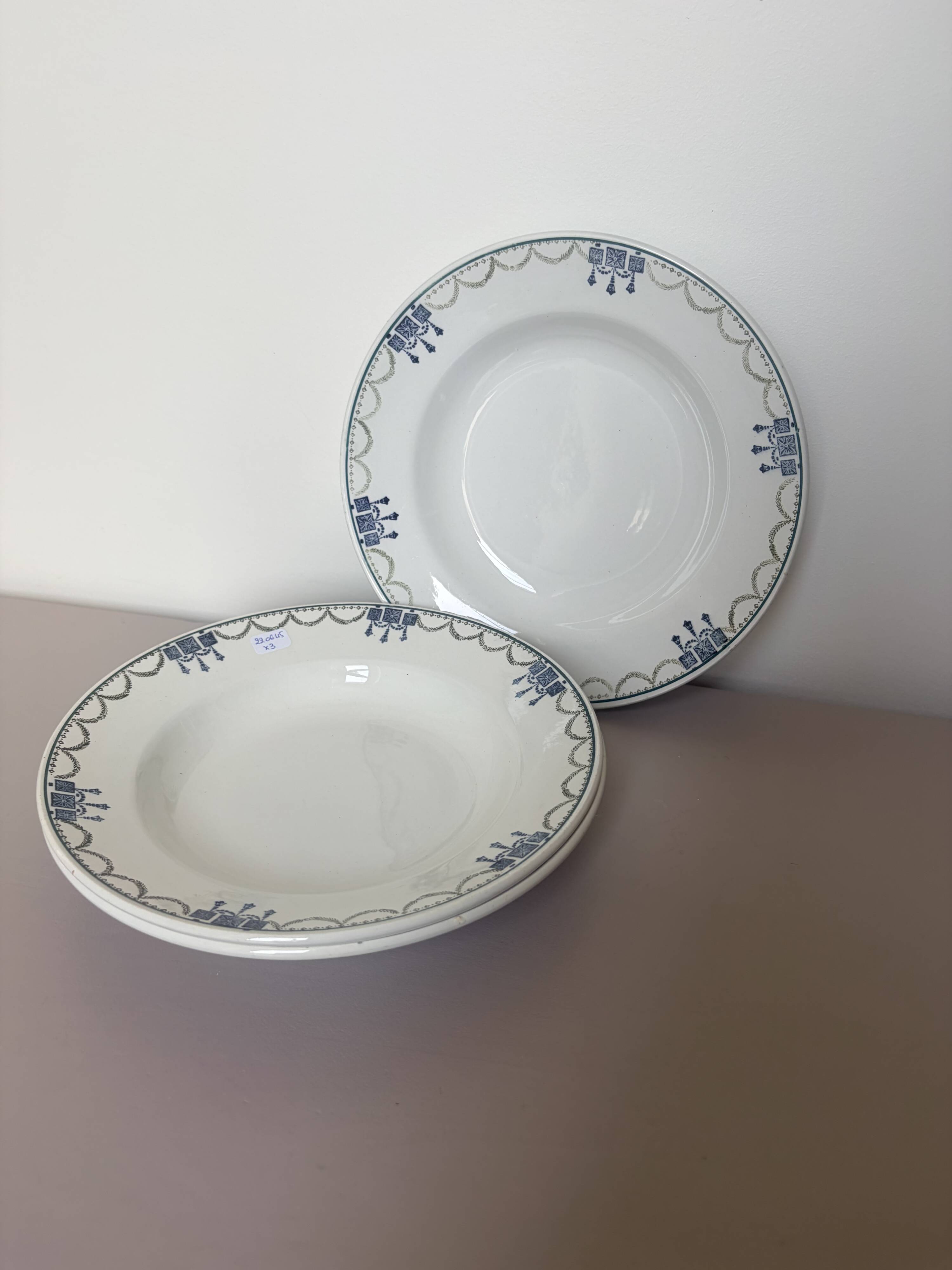 3 assiettes creuses vintage de St Amand 220645