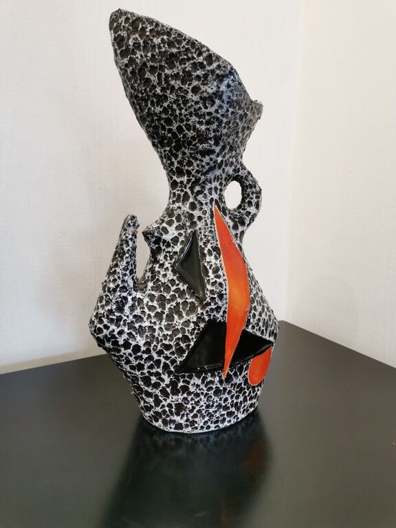 Geometric design vase signed Le Vaucour Vallauris