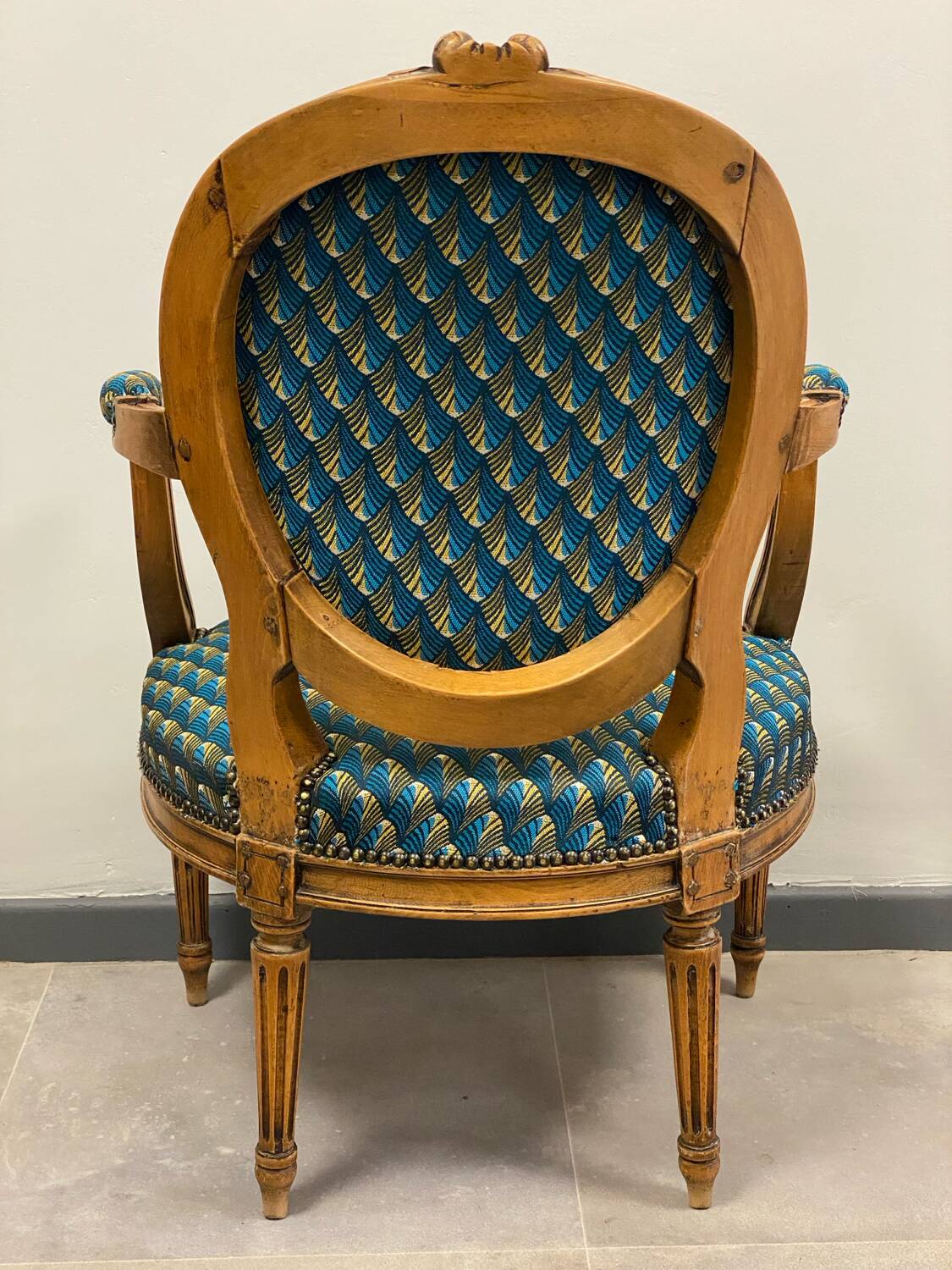 Medallion armchair