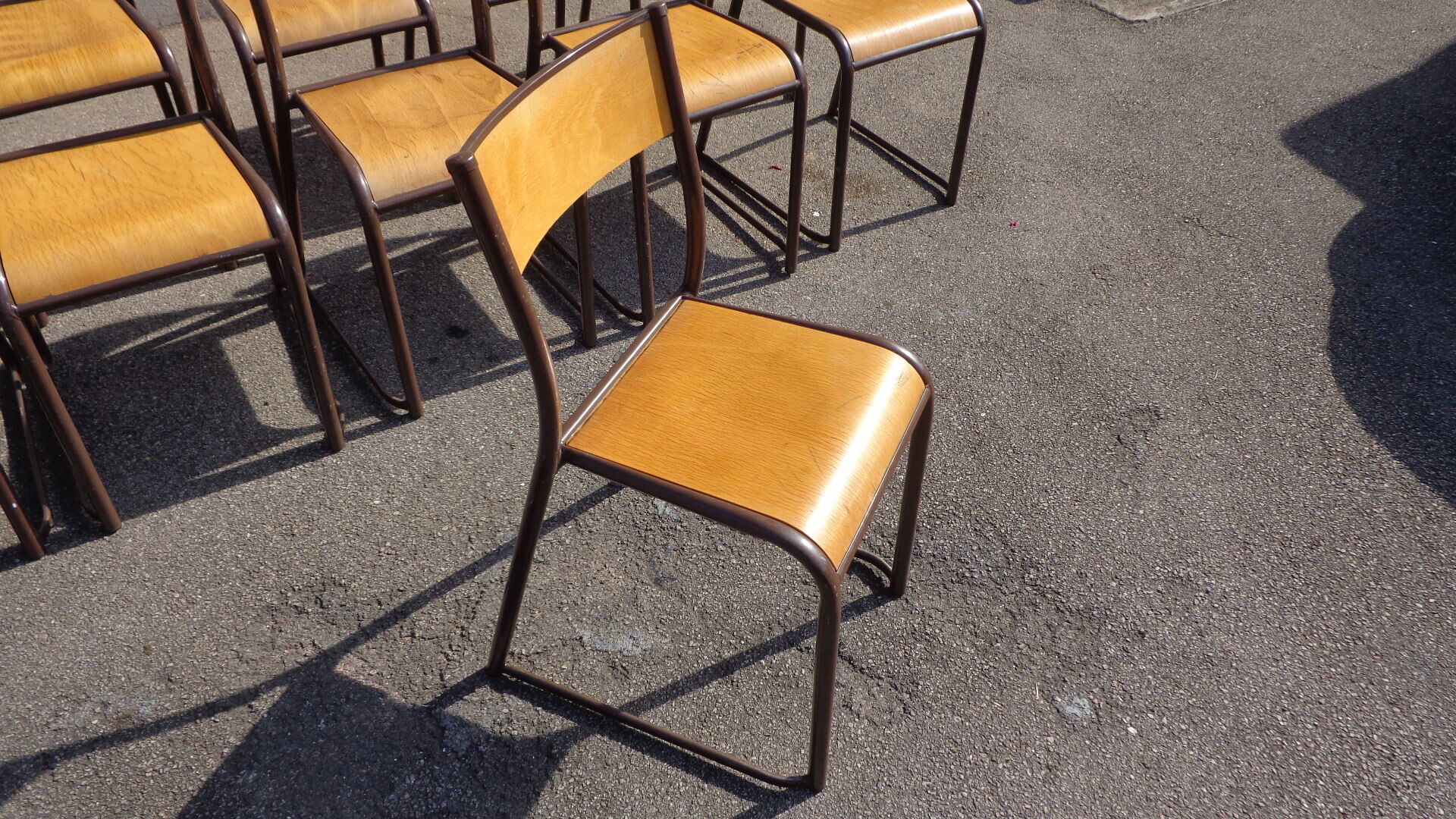 Ensemble de chaises scolaires