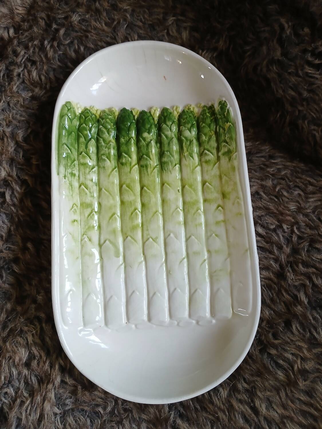 Small dish with asparagus