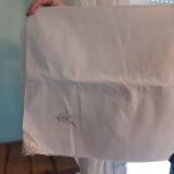 12 serviettes de table, en lin avec une broderie mécanique fleur et un coin en crochet