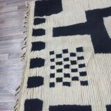 Handmade pure wool rug, size 150 x 250 cm.