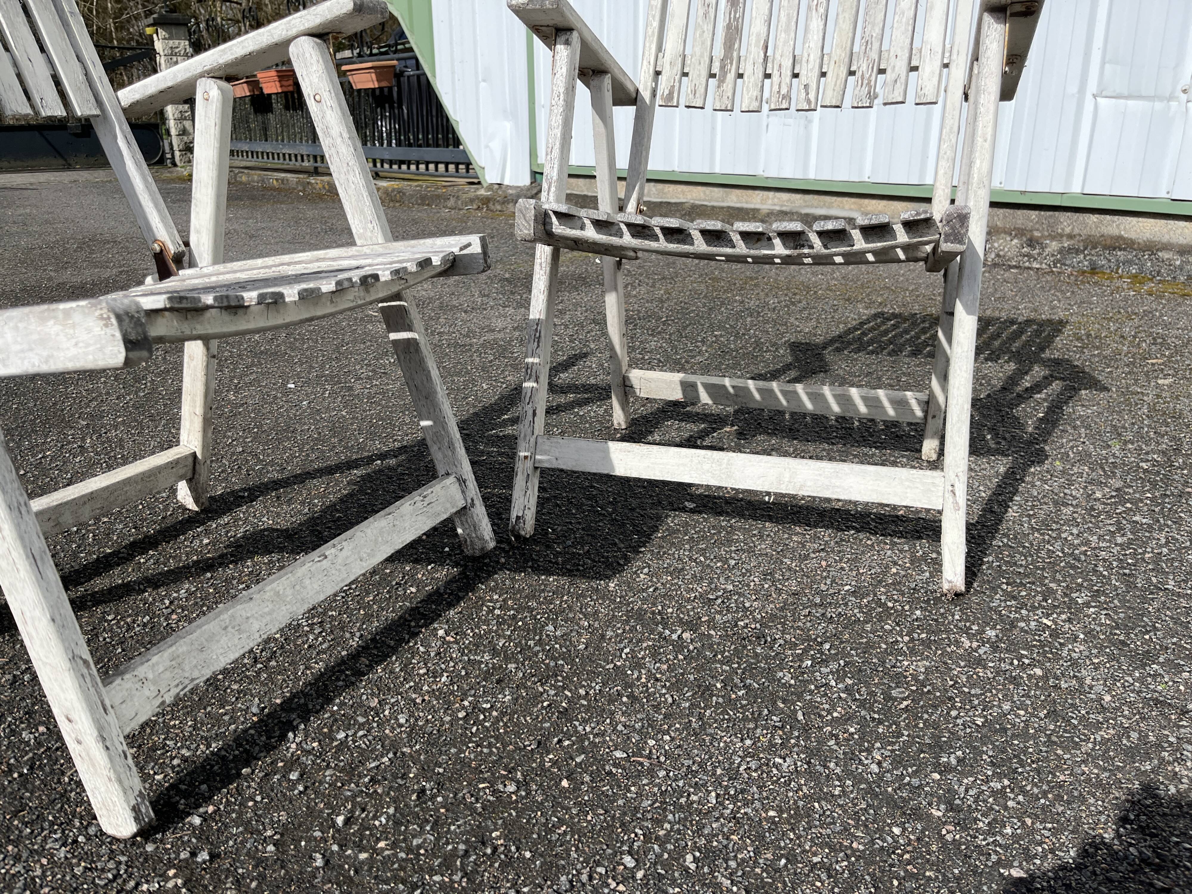 Pair of vintage wooden folding garden chairs – shabby chic look