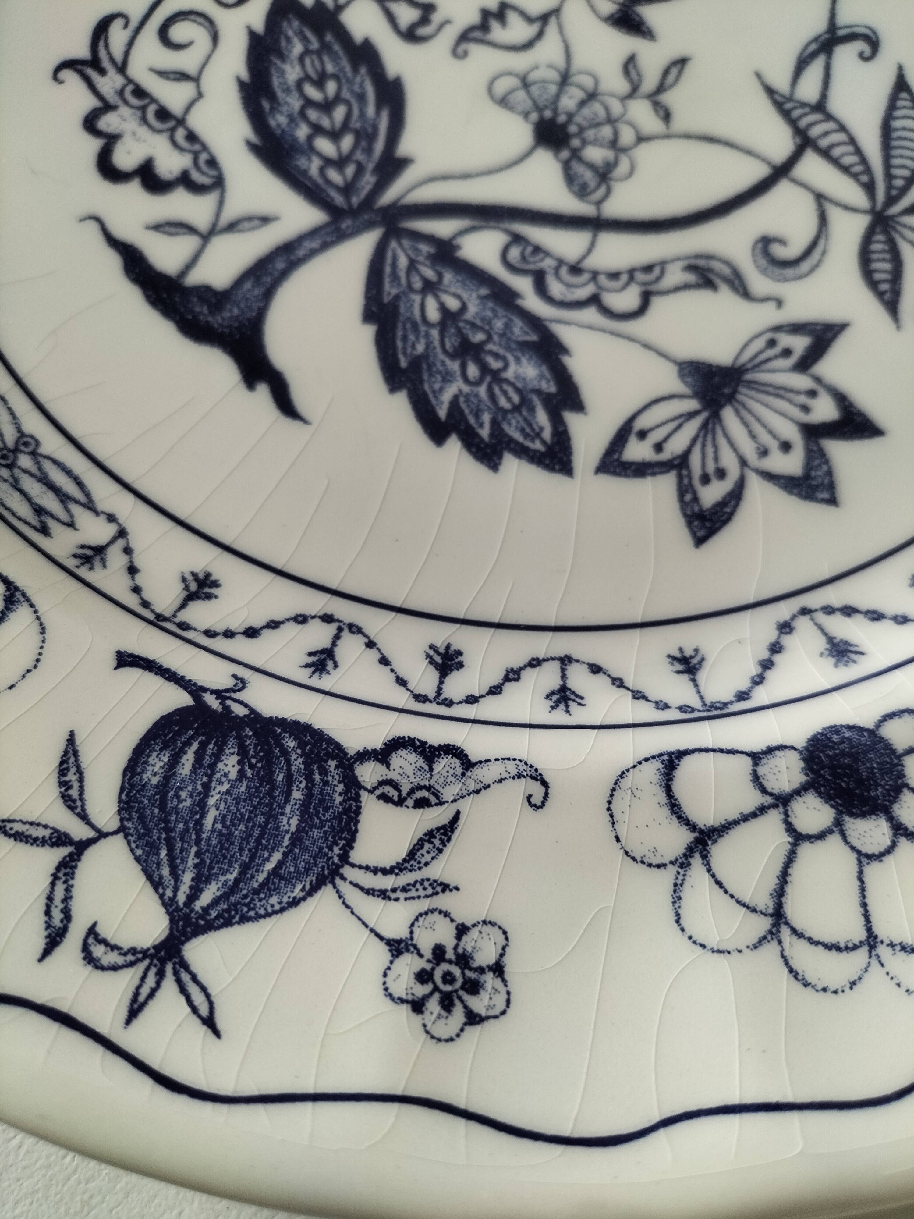 Trio of Castellania plates in Italian earthenware, vintage blue decoration