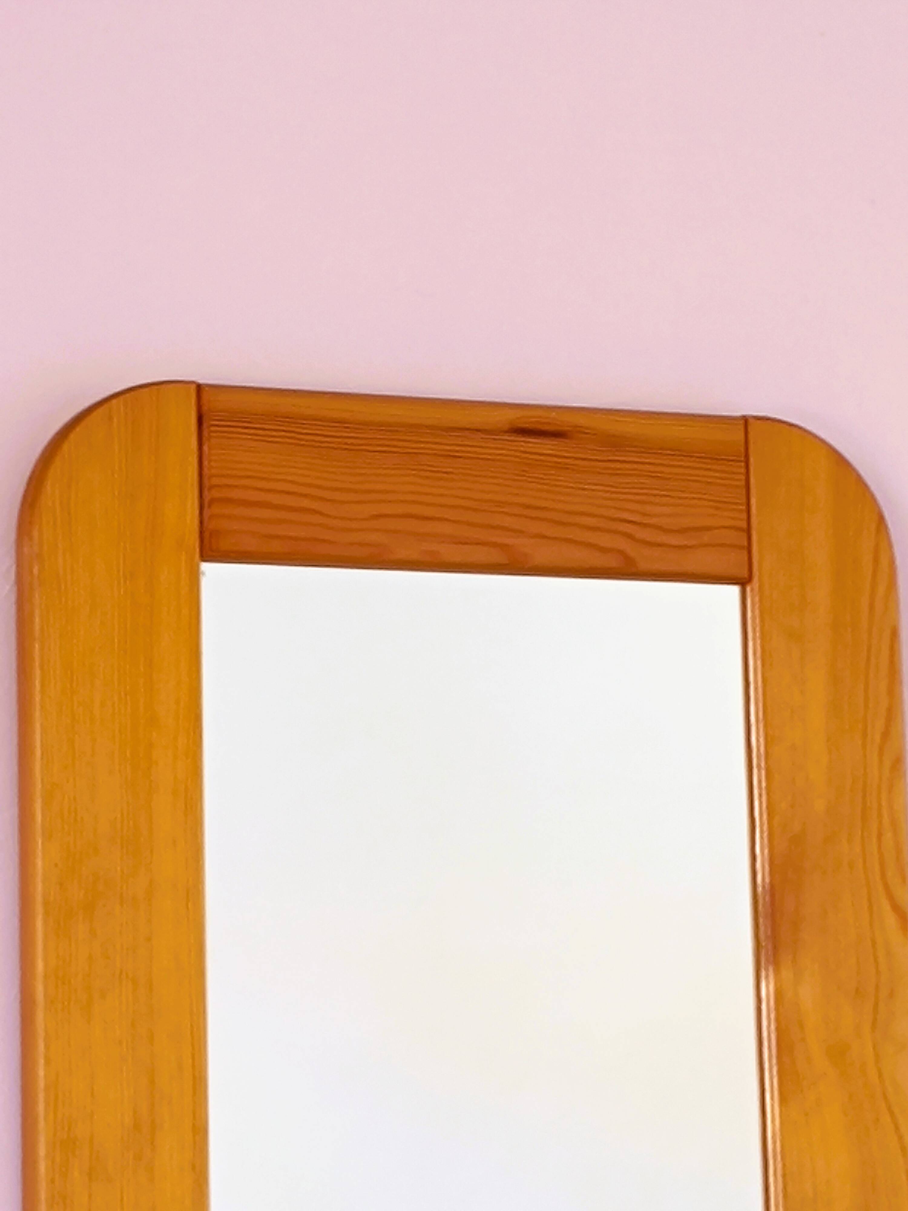 Rectangular mirror in solid pine
