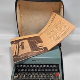 Olivetti Lettera 32 typewriter