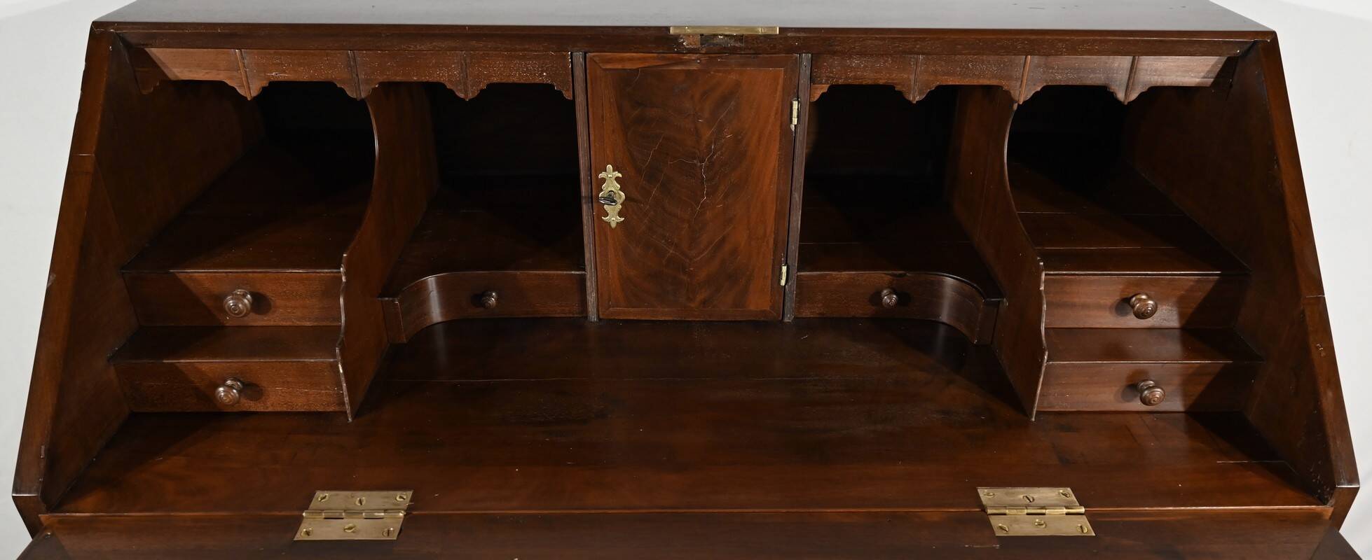 Scribanne chest of drawers in solid mahogany, Georgian period, England – 18th century