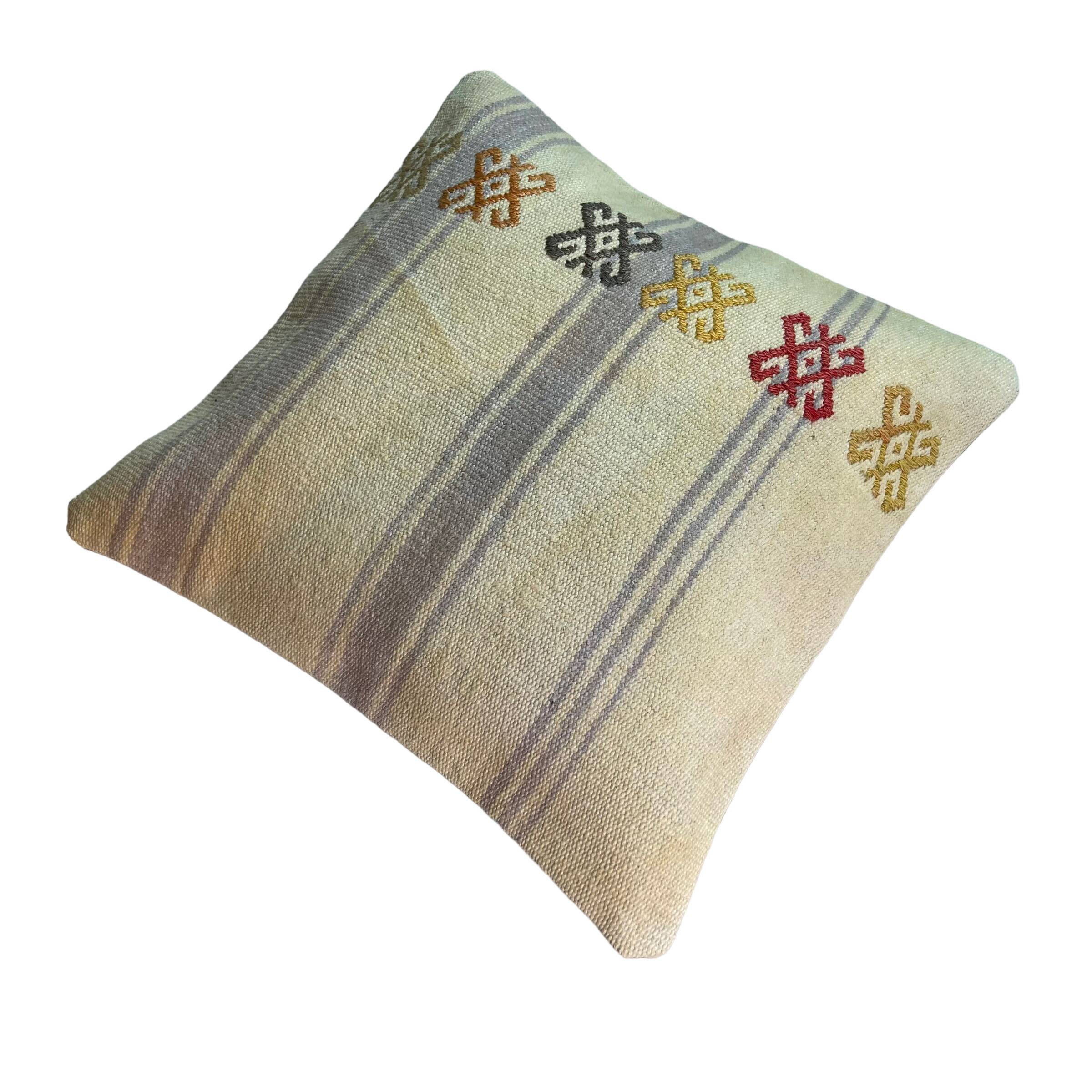 Vintage turkish kilim cushion cover , 40 x 40 cm