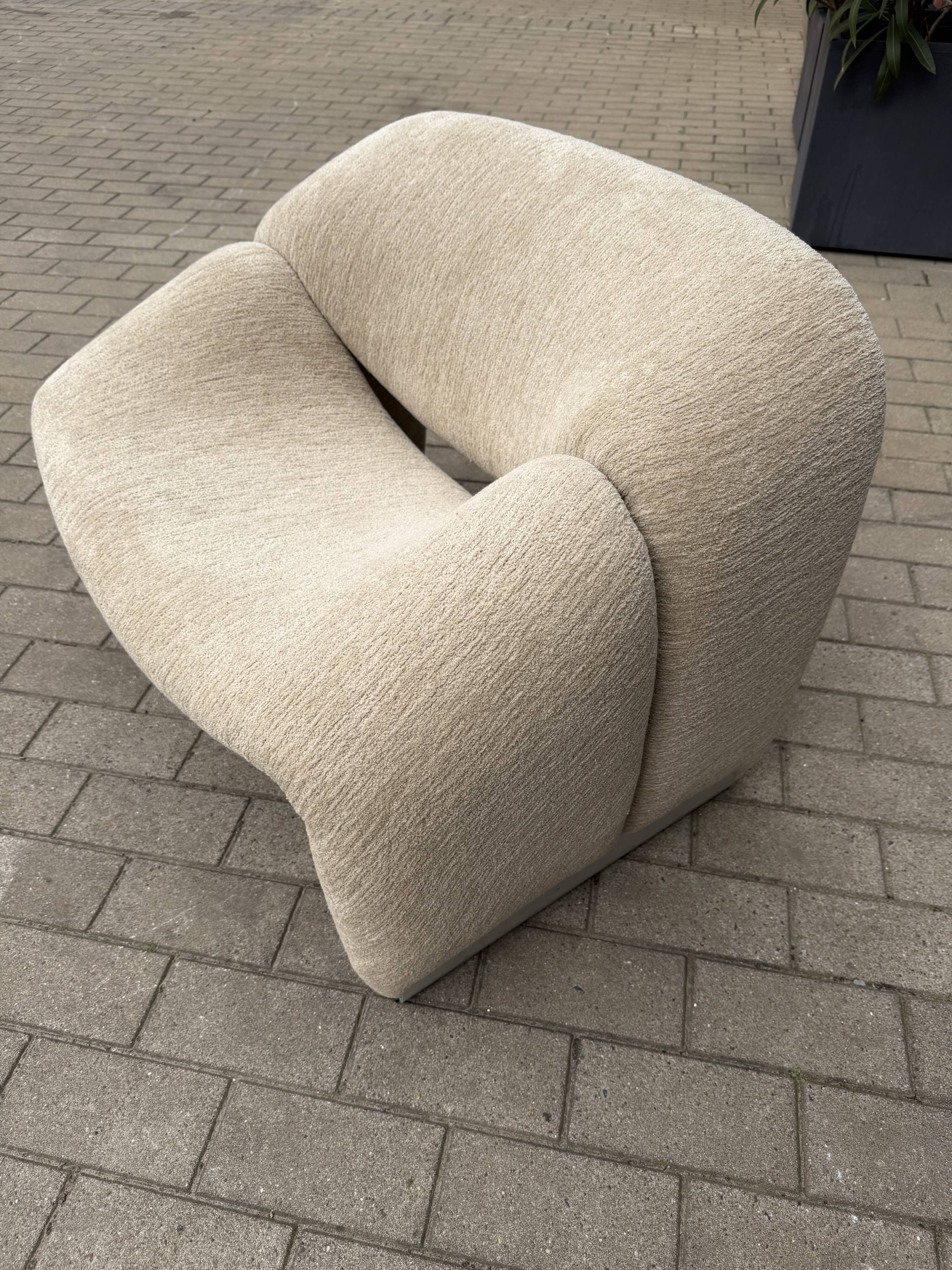 2x Artifort Groovy F598 Pierre Paulin, Pierre Frey: Chenille Igor (Sable)