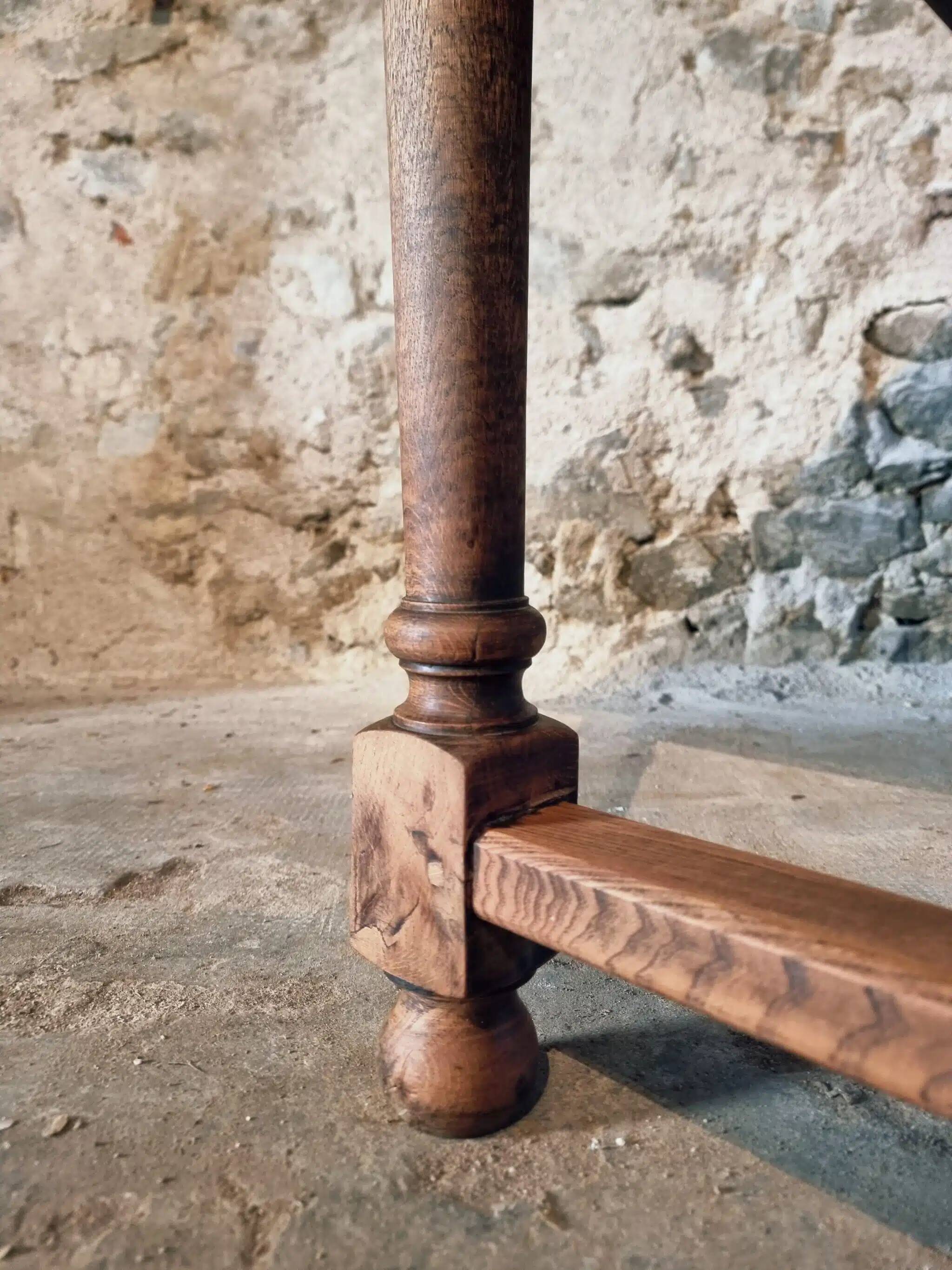 Antique French oak and elm dining table – Early 20th century farmhouse table with turned legs
