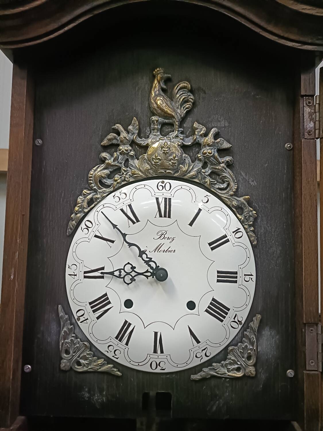 Horloge Comtoise Morbier Jura, façade au coq
