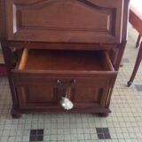 Vertical cherry secretary