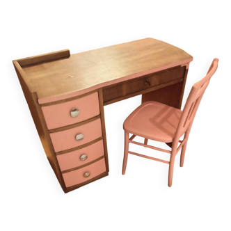 Elegant 1950s desk with a makeover