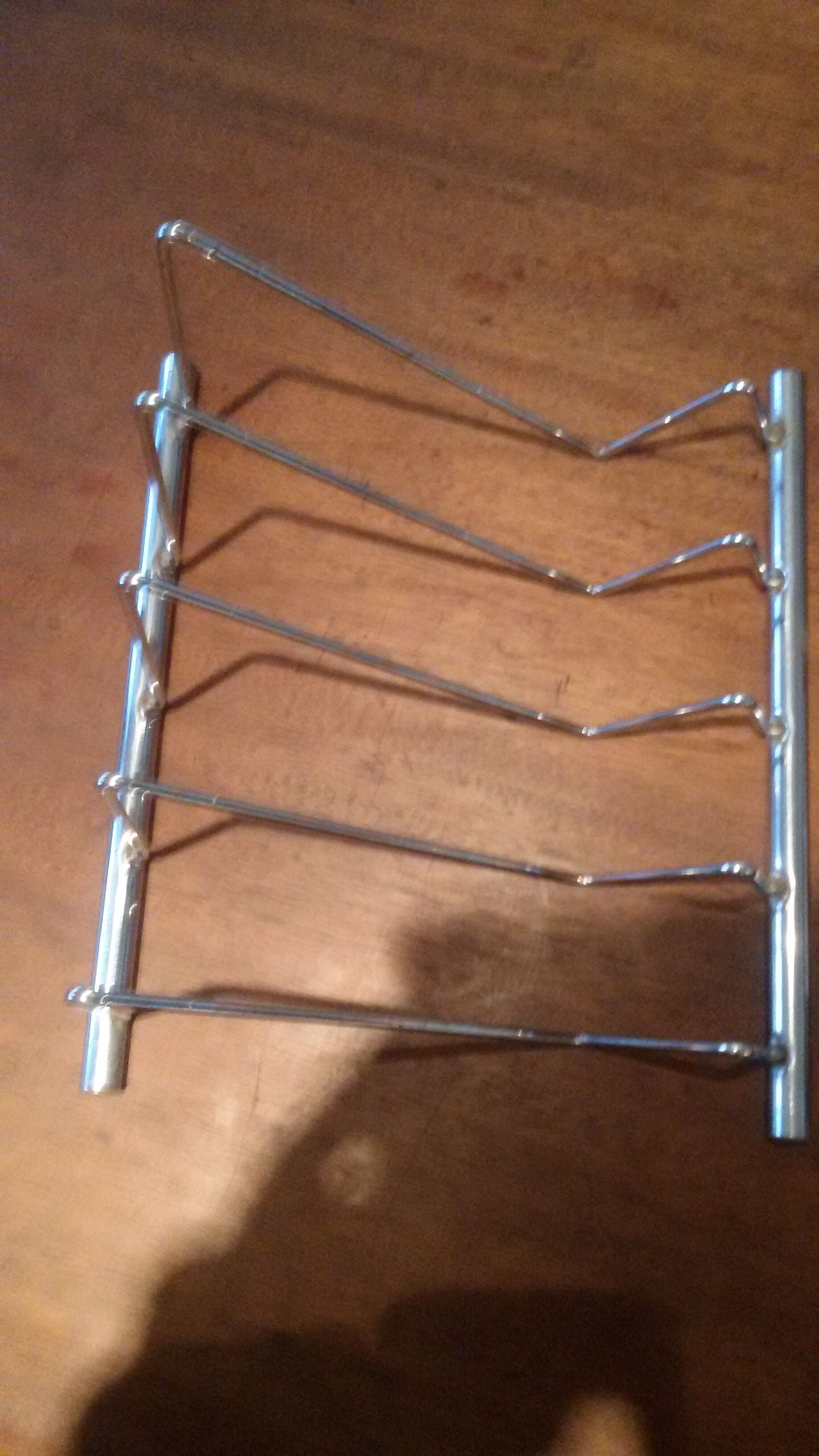 Pair of magazine holders or vinyl holders