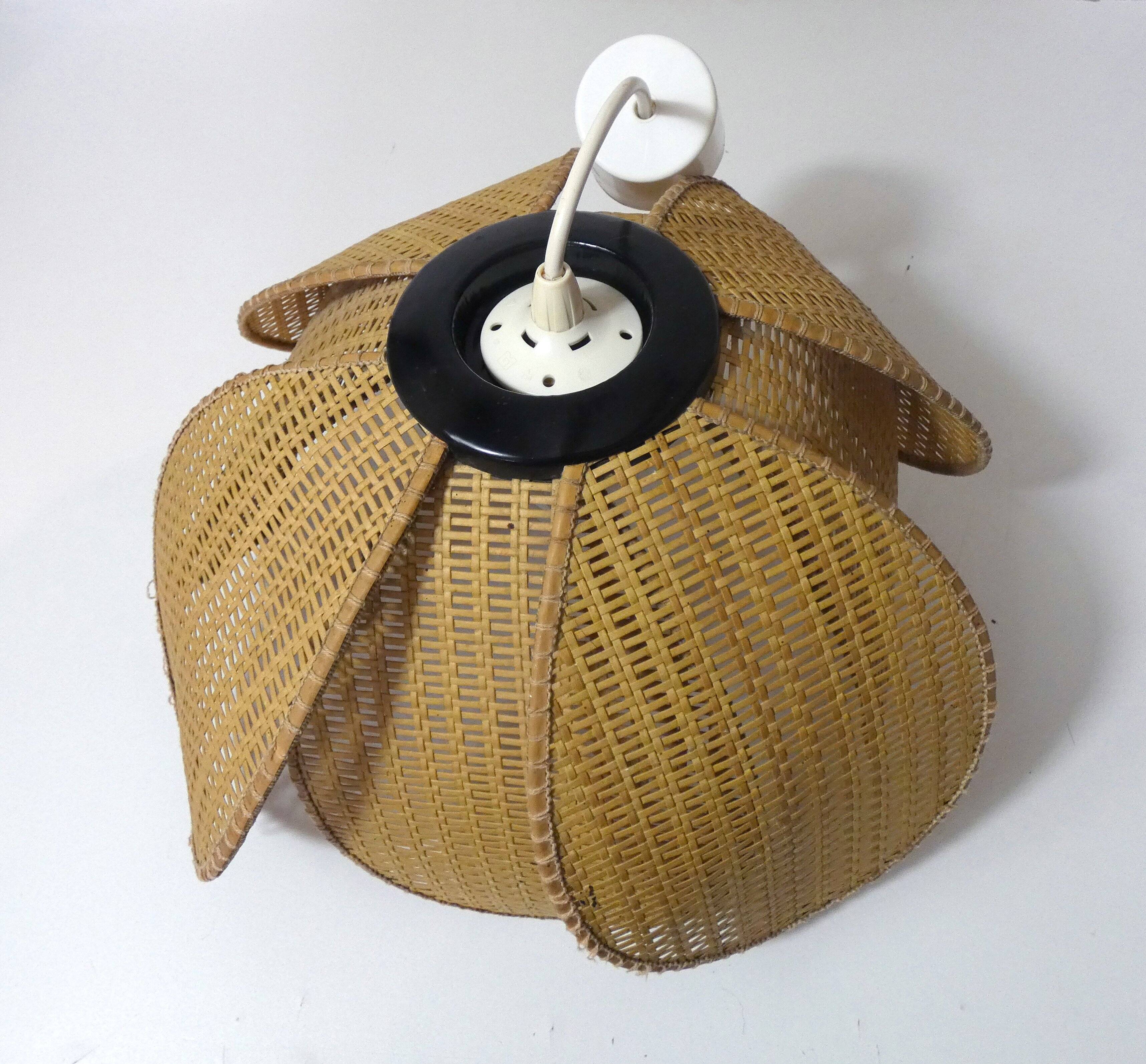 Vintage floral rattan pendant light