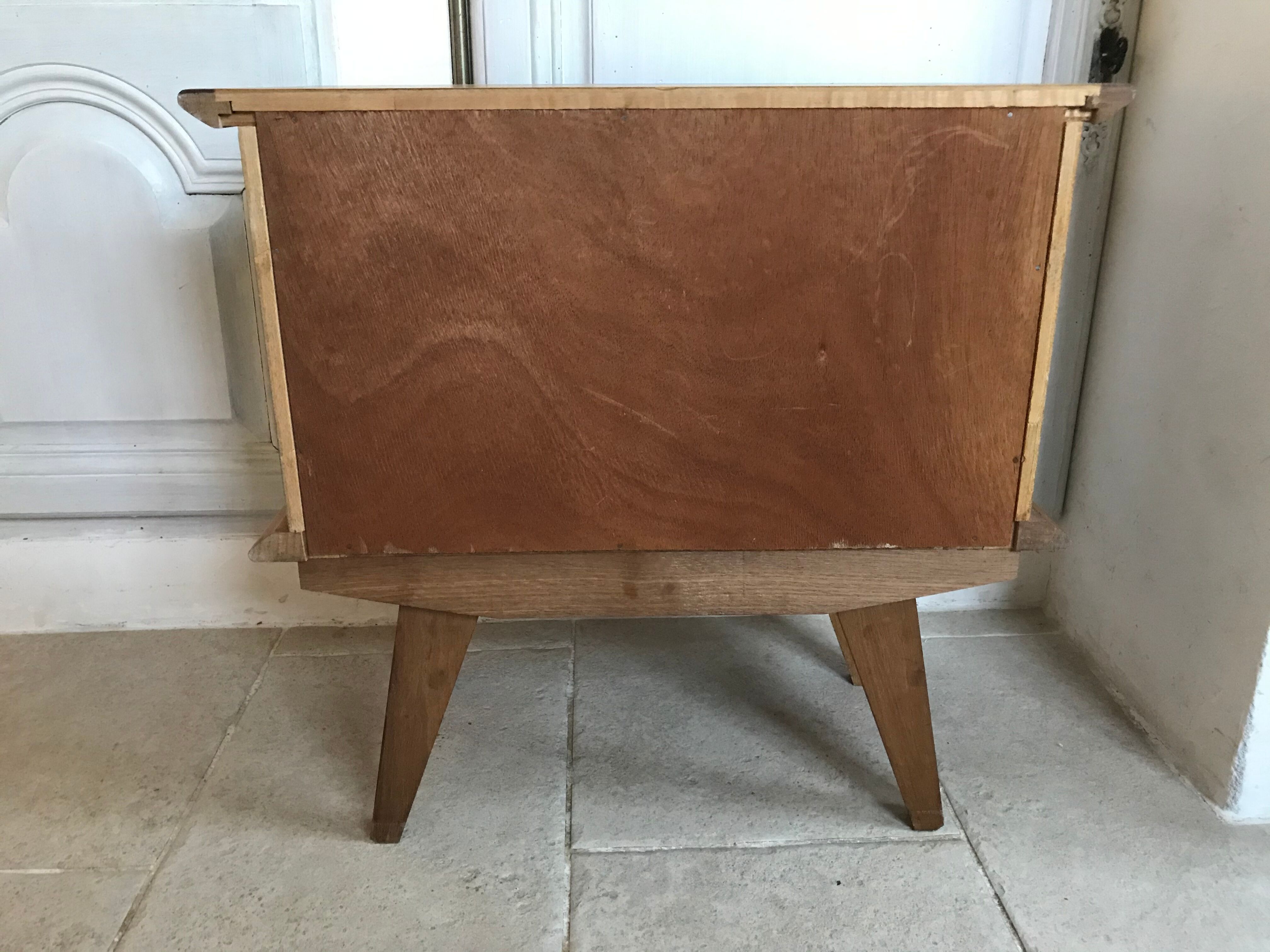 Bedside table foot compass 50