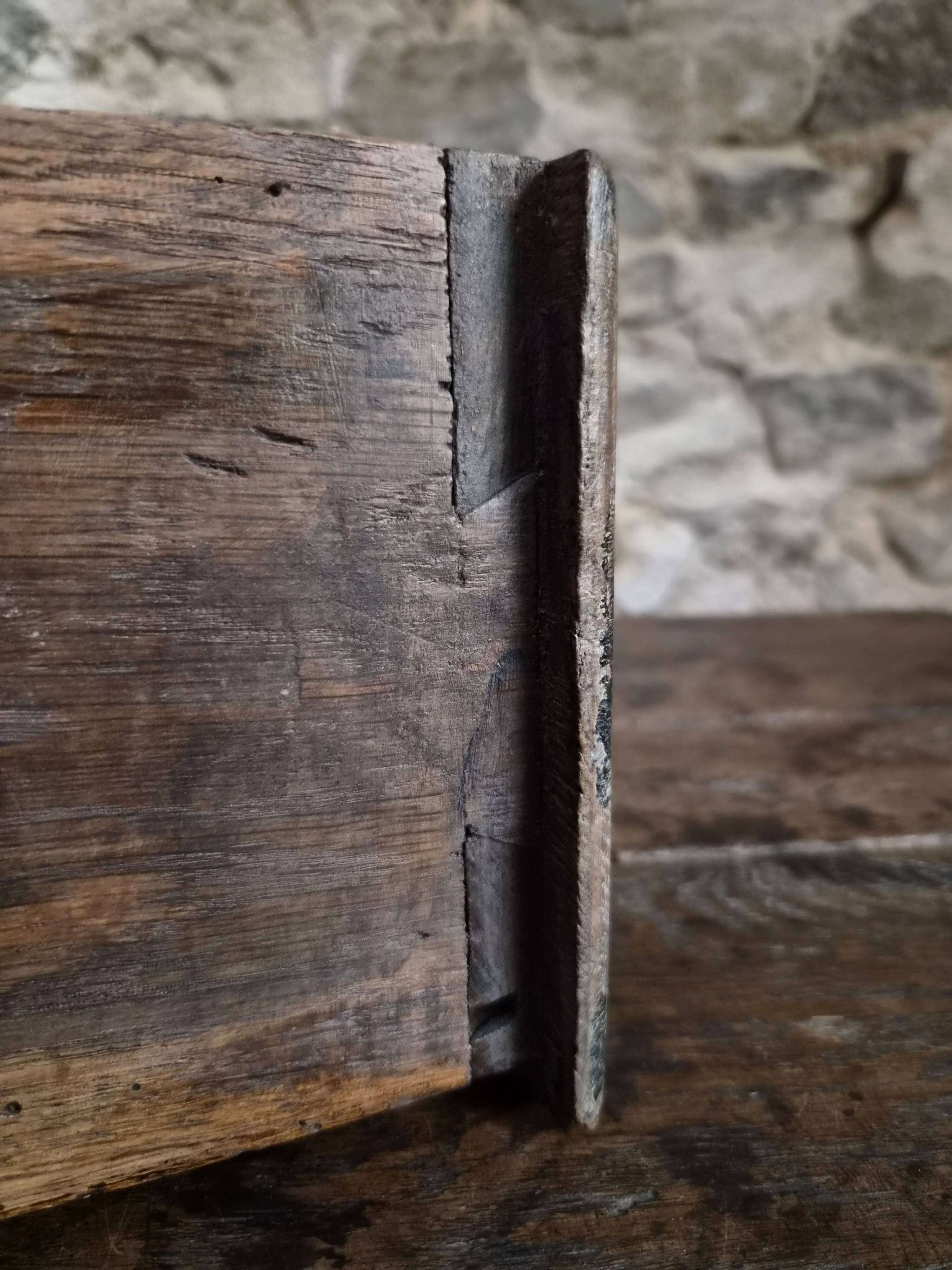 Grand oak buffet from the 18th century, Auvergne
