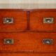 Commode vintage style Military Campaign en chêne doré
