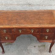 Bureau de type Chippendale en placage d'acajou