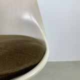 Eero Saarinen Tulip Dining Set with Swifel Chairs for Knoll International 1960s