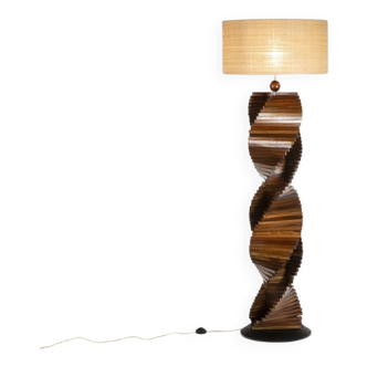 Pied de lampe en bois, sculptural. années 1980