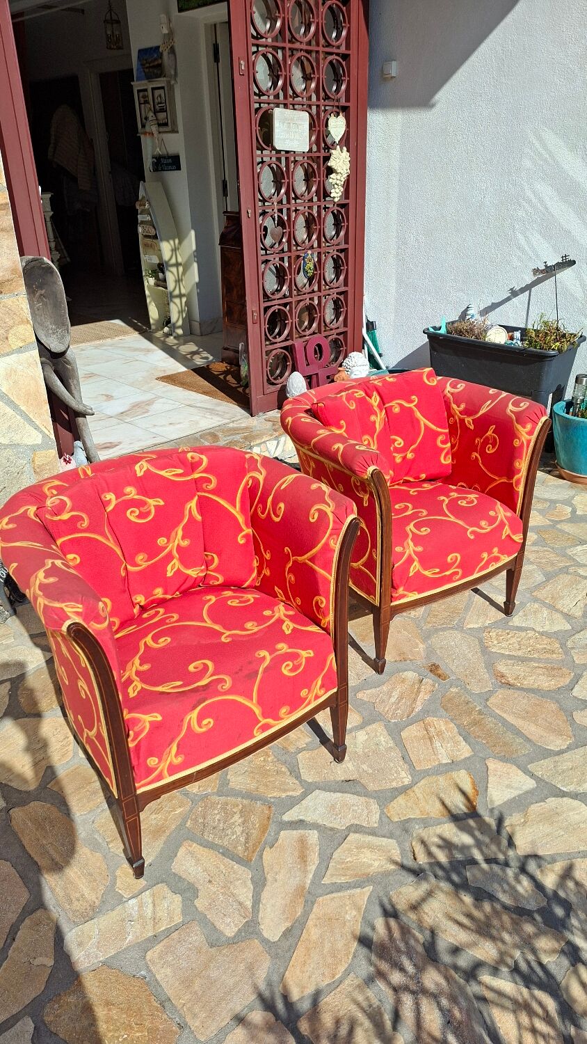 Paire de fauteuils de style Art déco