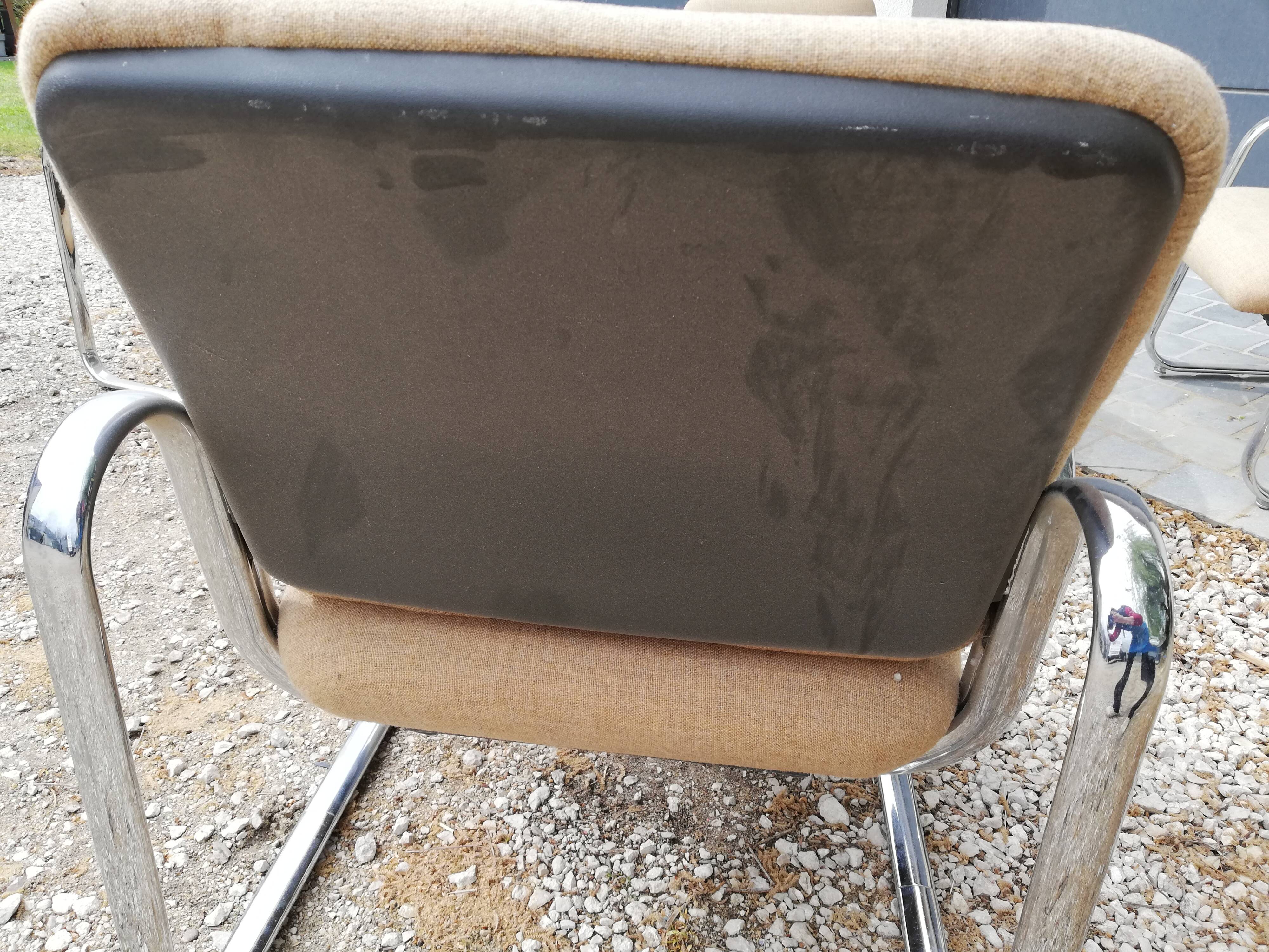 Ensemble 4 fauteuils et table basse