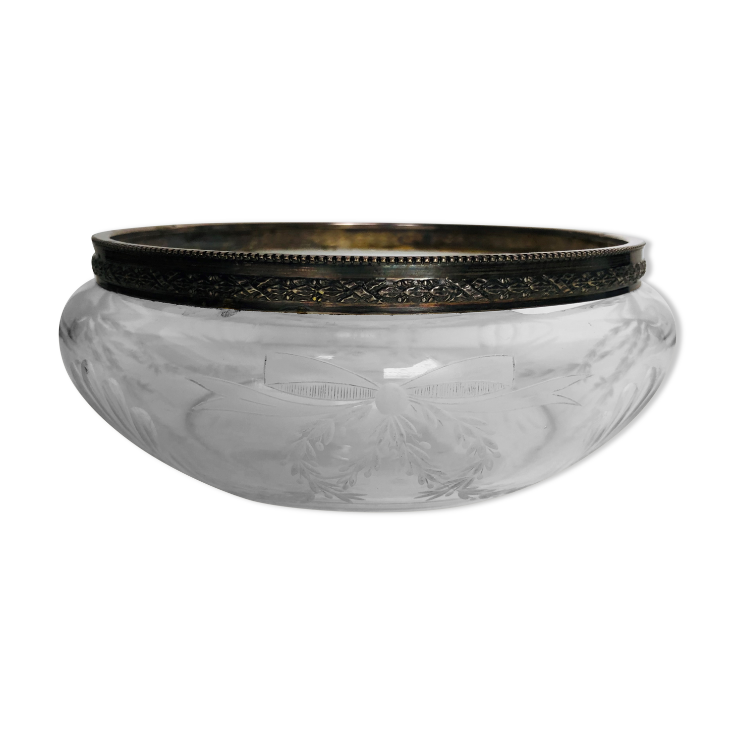 Empty cup engraved glass pockets