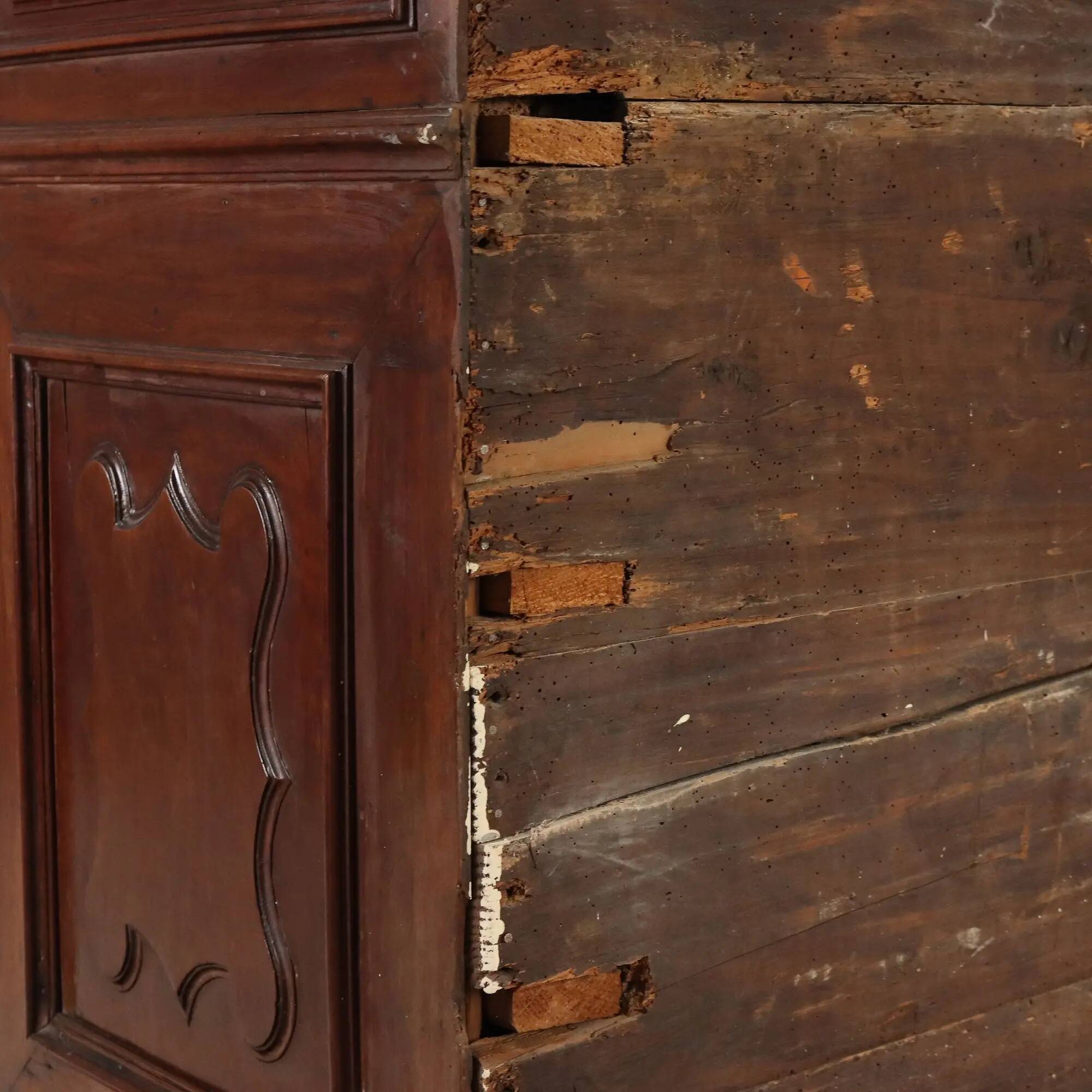 Antique baroque walnut commode, Italy, 18th century