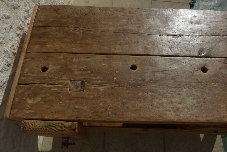 Large workbench with press, 2 drawers and storage tray - Totally sanded and varnished