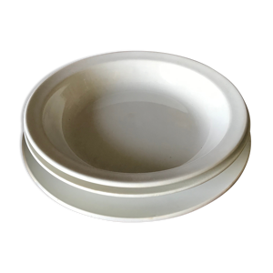 Trois plats anciens circa