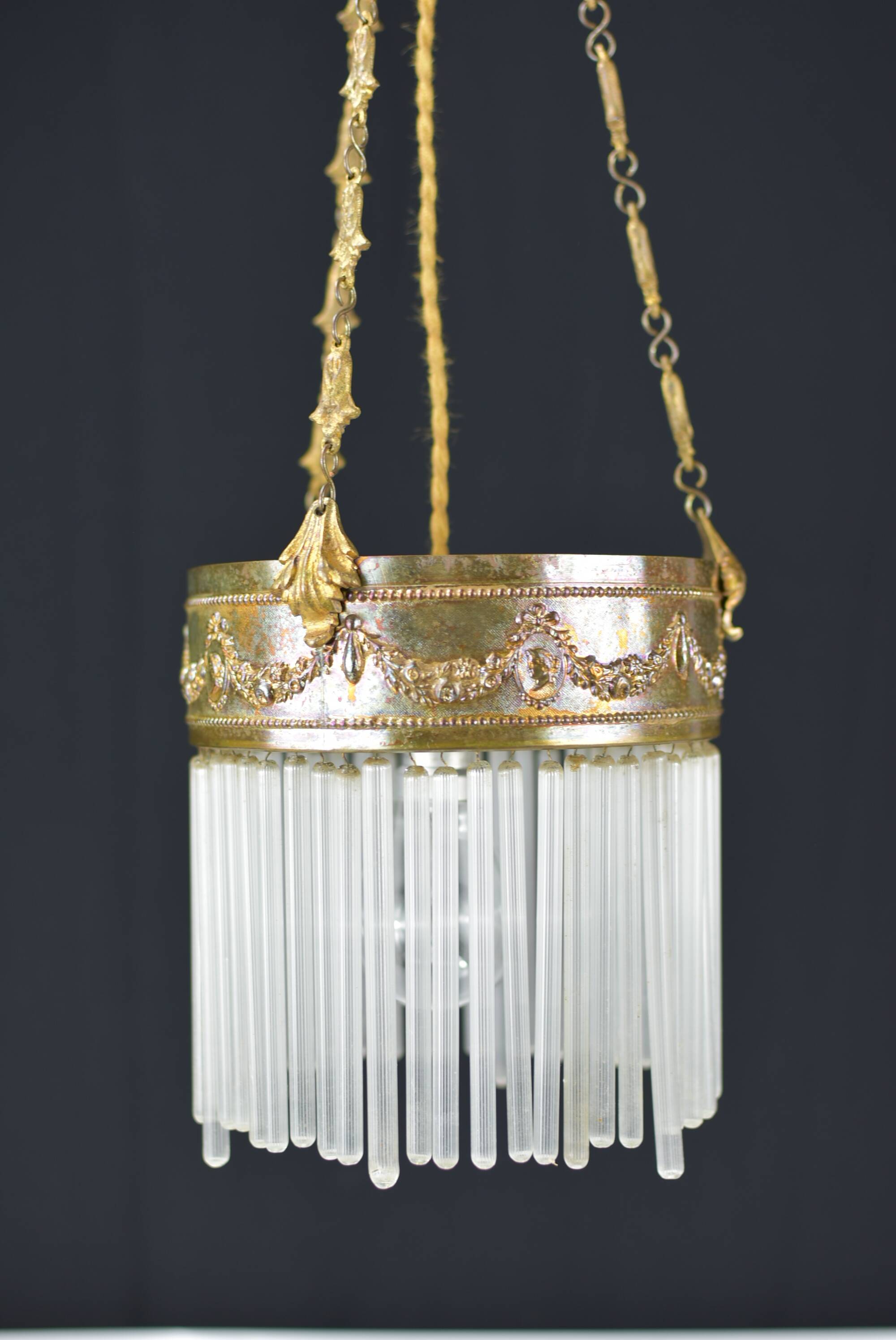 Glass tube tassel suspension