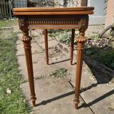 Console table à jeux en noyer sculpté d'époque XIXème