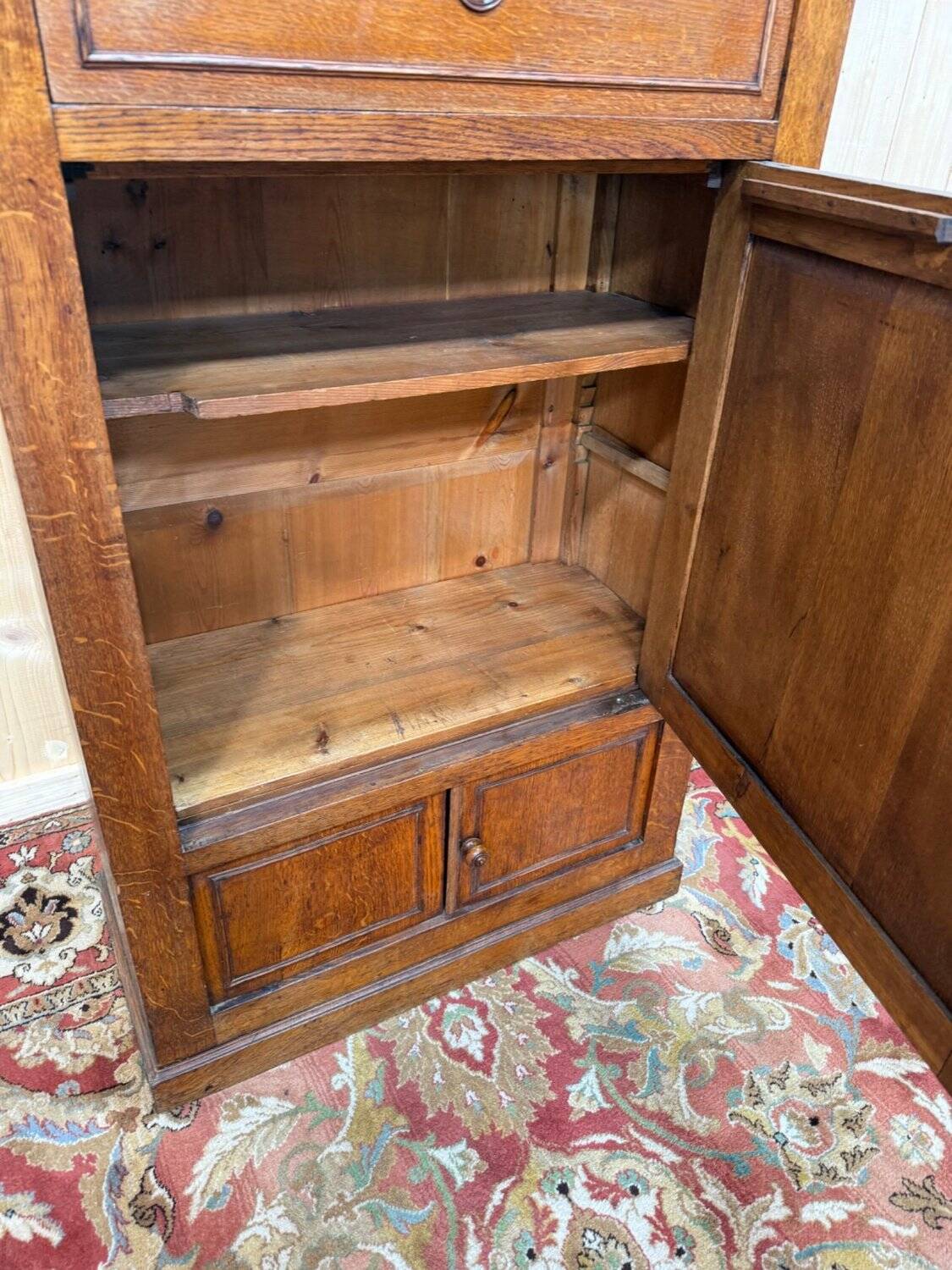 Meuble d'appoint en chêne massif – Style classique XIXe siècle